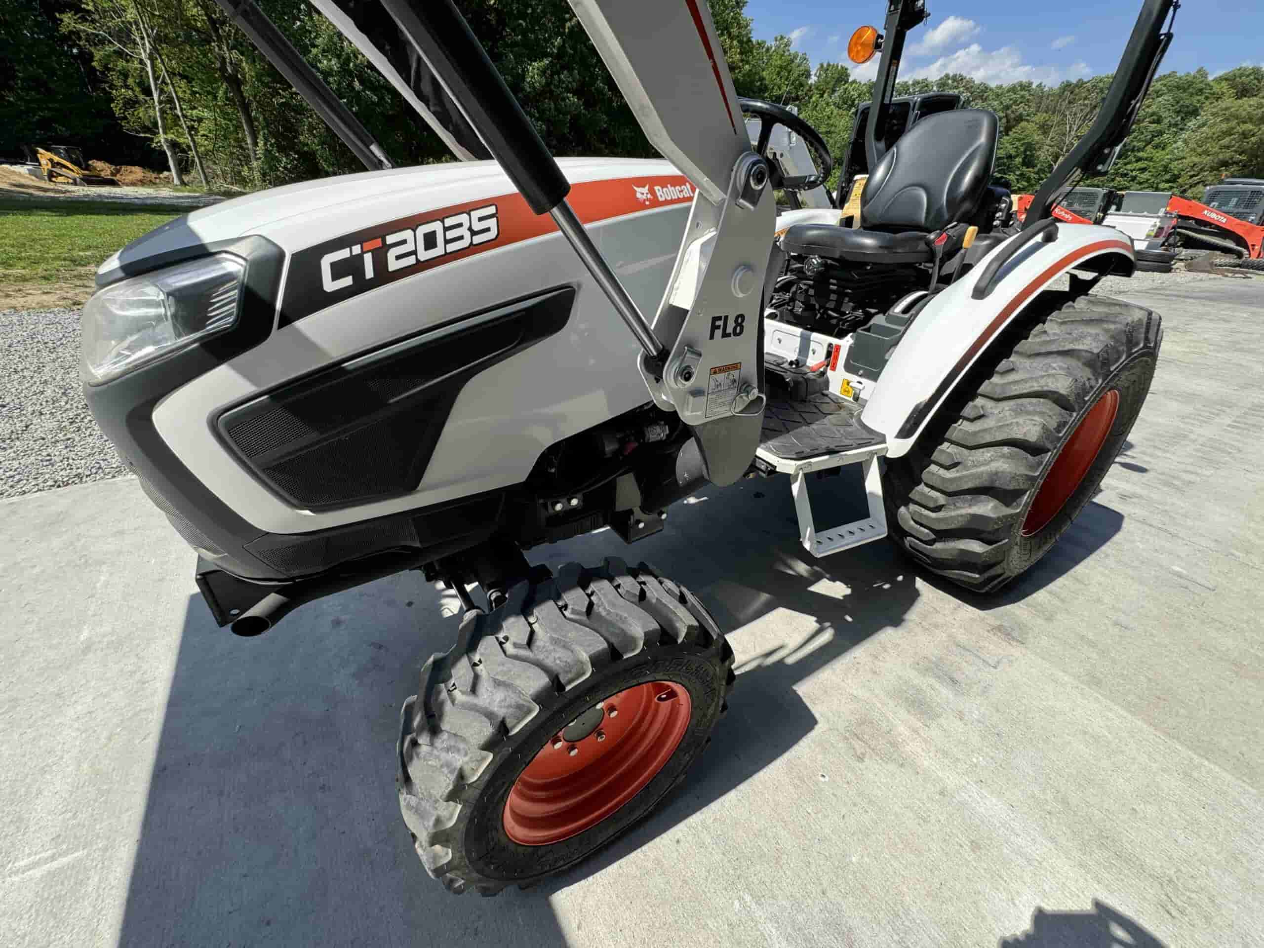 2020 BOBCAT CT2035 Tractor
